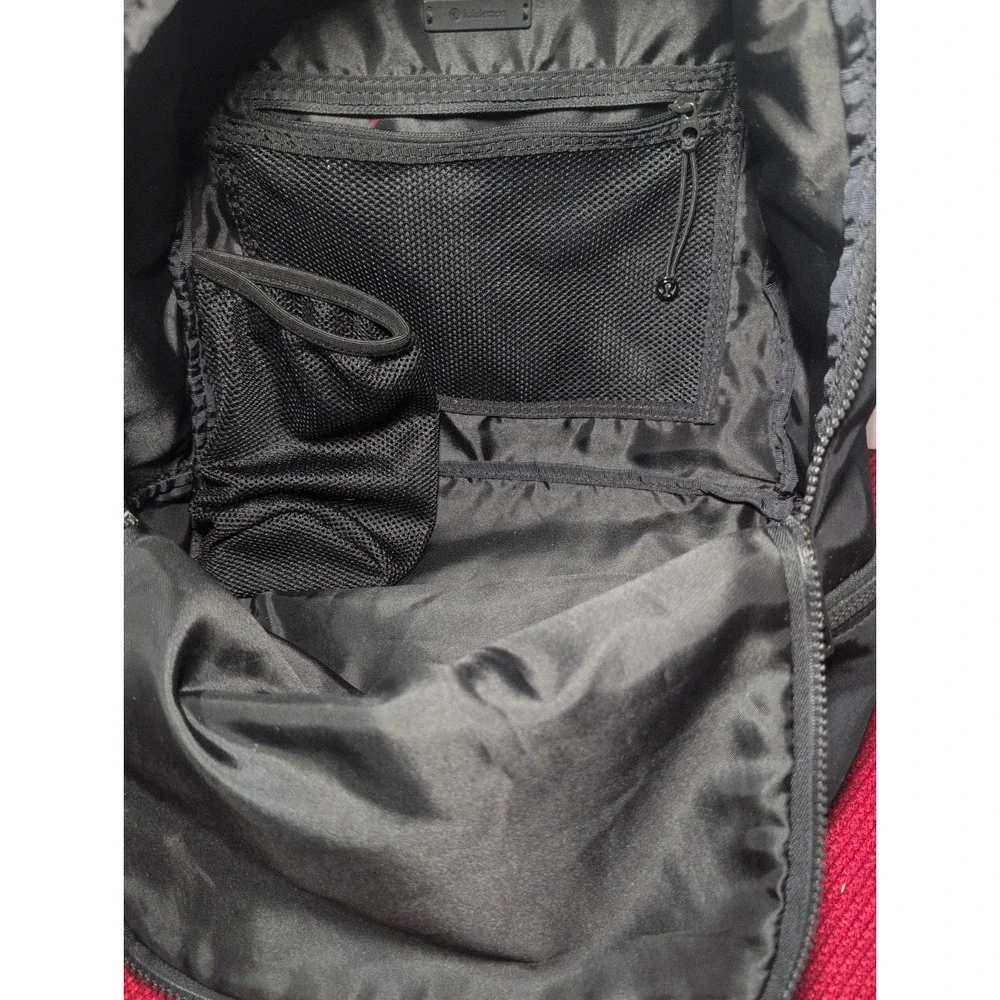 Lululemon Go Lightly Backpack Black Multi-pocket Water Repel Multi-Pocket